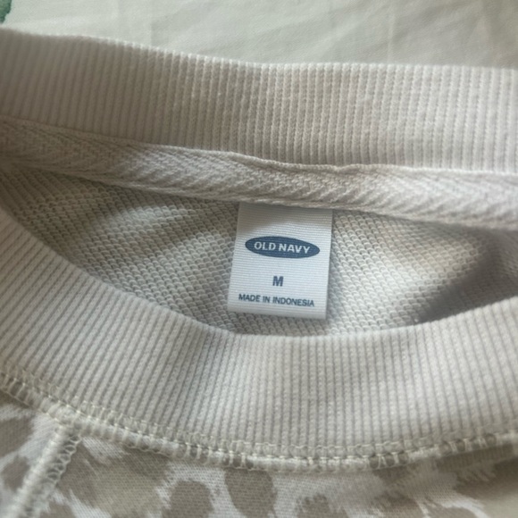 cheetah print crewneck size MEDIUM - Picture 2 of 2